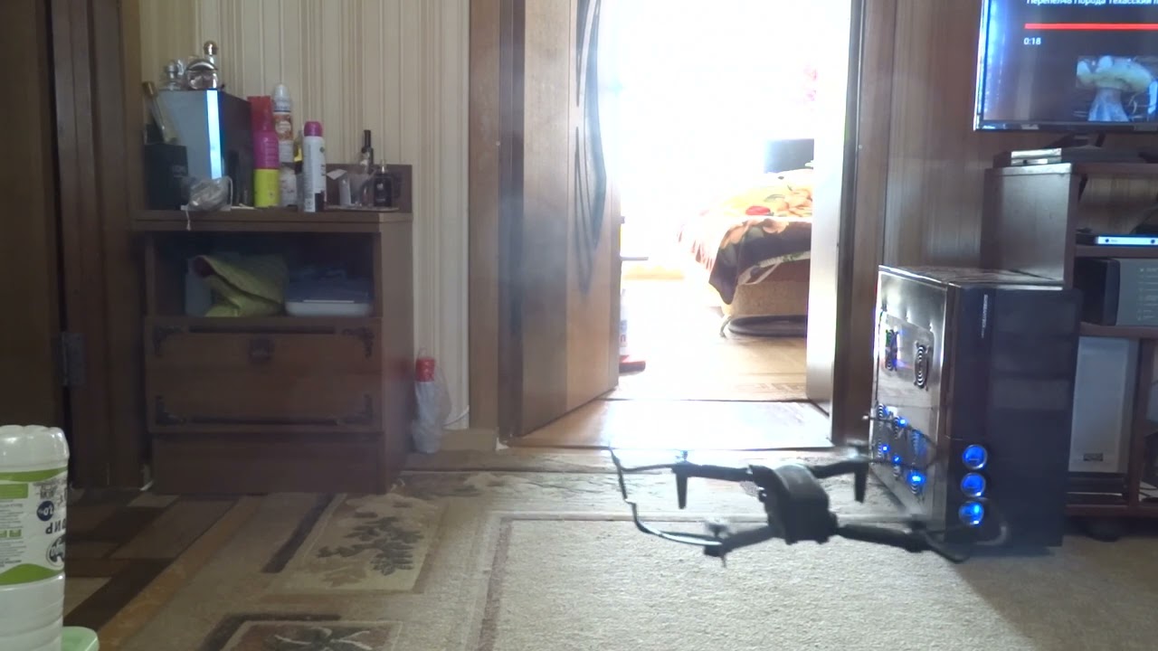 Дрон S128 (полёт в квартире)