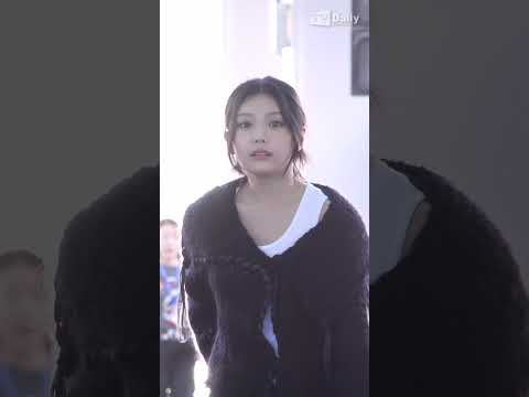 #아일릿 #원희 &amp;#39;귀여운 베이비페이스에 그렇지 못한 <strong>8등신</strong> 바비인형 비율&amp;#39; #ILLIT #WONHEE #공항패션 #아크네스튜디오 #KPOP #IDOL #240924아일릿