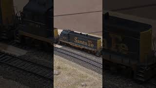 CF7's #2627 and #2630 returning light from Loop Yard at FREMO-US meeting