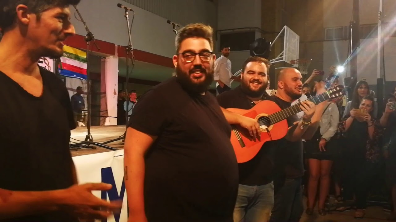 El espectáculo de Waxy y Julián en la cuarteta de la Serenissima. Los cuatro posturas en Linares