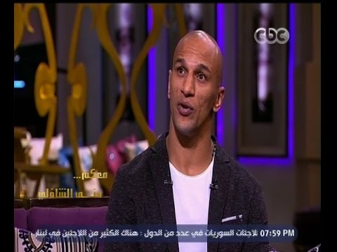 معكم منى الشاذلي شاهد عائلة كرم جابر كلها تلعب مصارعة وهو أصغرهم