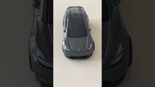 Tesla model Y oyuncak araba