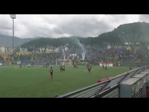 Juve Stabia - Trapani 2-0 Serie C 2018 - 2019 la tifoseria stabiese