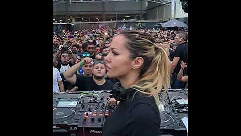Deborah De Luca closing track @ LA FABRYKA - Cali,...