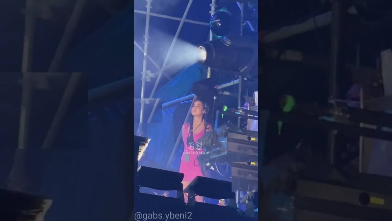 Gabriela Berlingeri Novia De Bad Bunny En El Directo De Su Novio