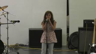 05 Andrea Flores