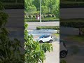 Free Car Wash on the Street – Drivers Don’t Miss the Chance