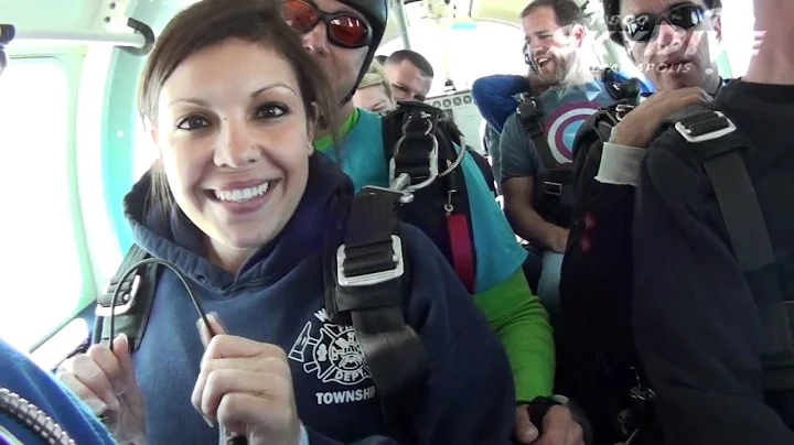 Elizabeth Metcalf 's Tandem skydive!