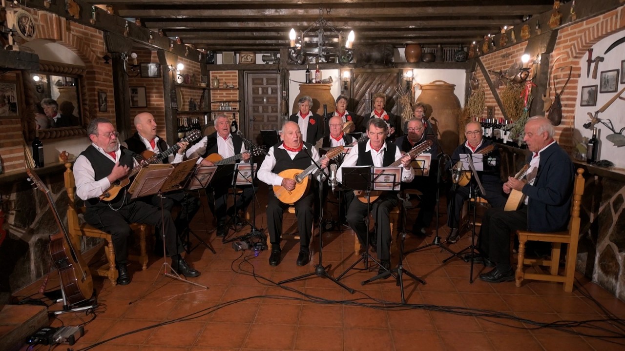 T27/E22: Gpo Prov. de Danzas de Palencia, Caput Castellae, Natalia Palencia y Rondalla de Cerezo de Abajo