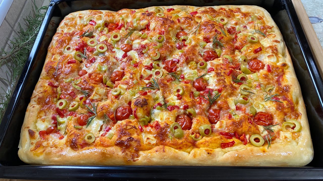 Fokaçe e shpejtë me domate dhe ullinj - Recetë e re !