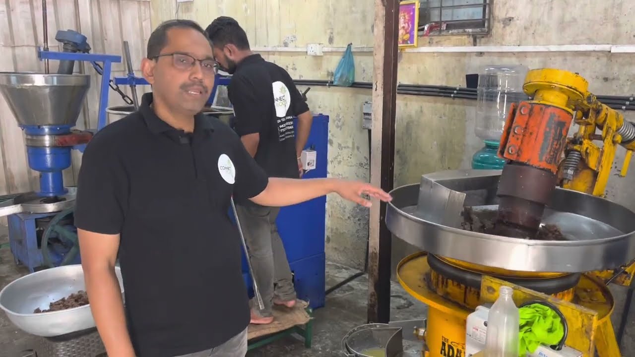 बदाम, शेंगदाणा, सुर्यफुल, खोबरं, करडई, तीळापासून तेल काढणारा 