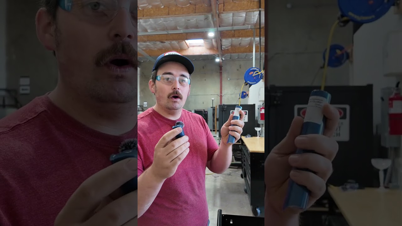 Breaking the glass color bar right where you want it !!! #glassblowing #satisfying #glassart