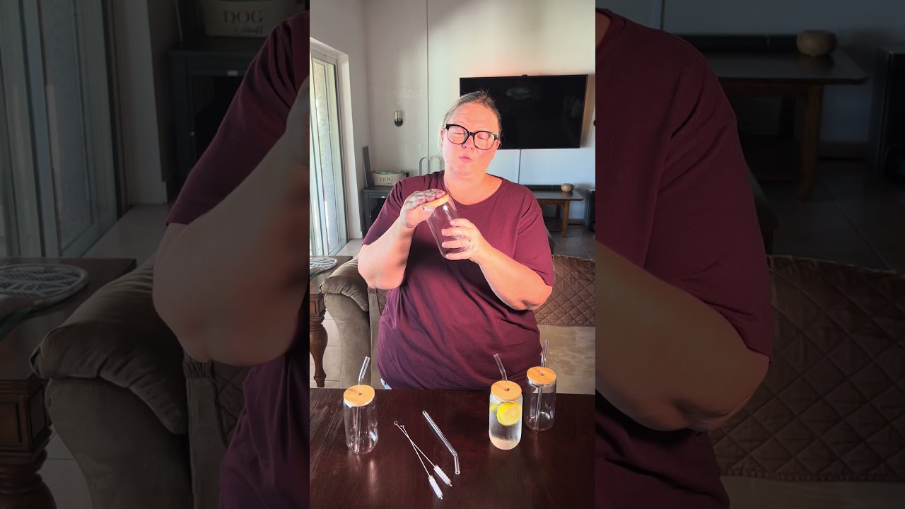 The Cutest Can Shaped Glasses : Set Of 4 With Glass Straws And Bamboo Lids!