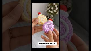 #crochet #cake #keychain #available #dmfororders 9207174153 message me 🩷🩷🤍🤍🌷🌷