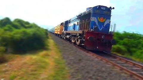 19120  Somnath Ahemdabad  Intercity Express With 16812 WDM3A Vatva Locomotive.