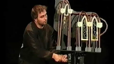 WALNY-TEATR "MOTYL" (THE BUTTERFLY)