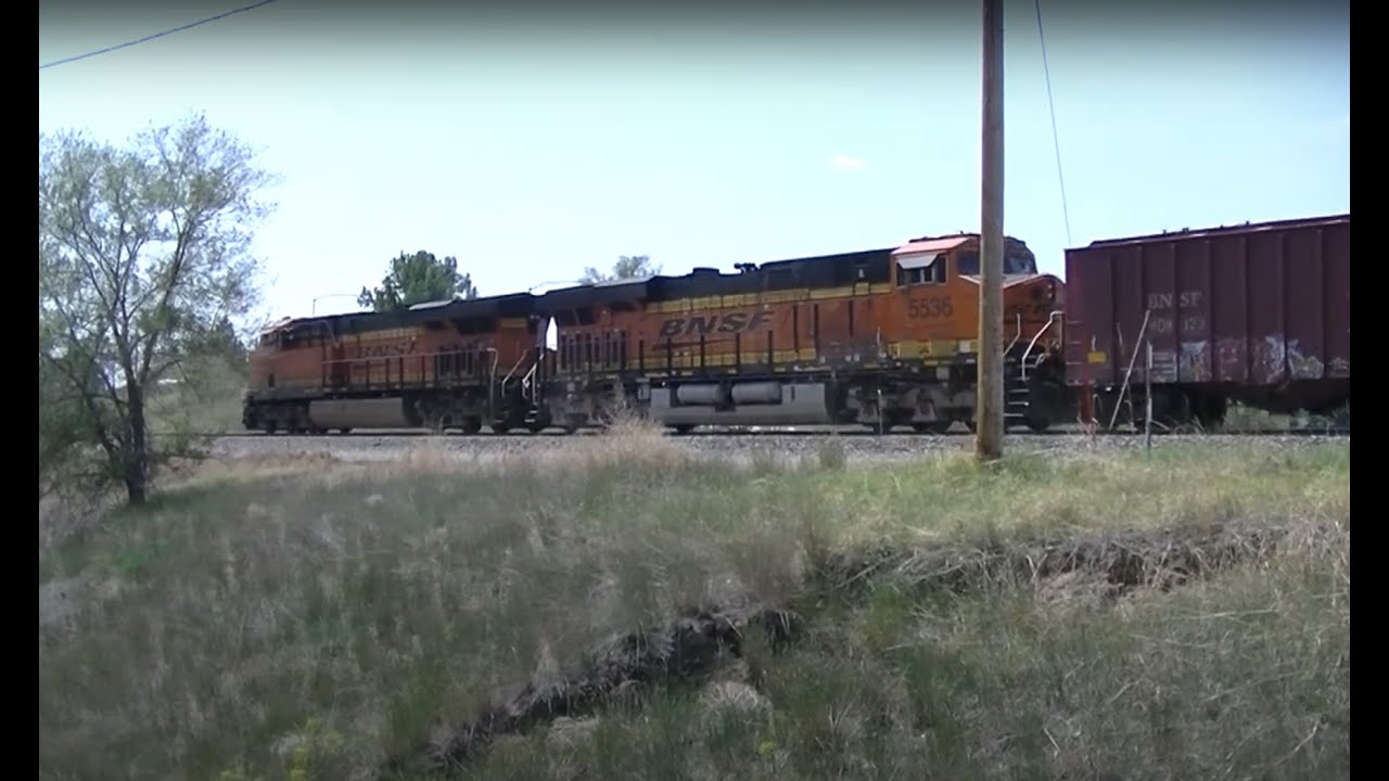 Bakken oil train heading into Glendive, Montana 6 June '25!
