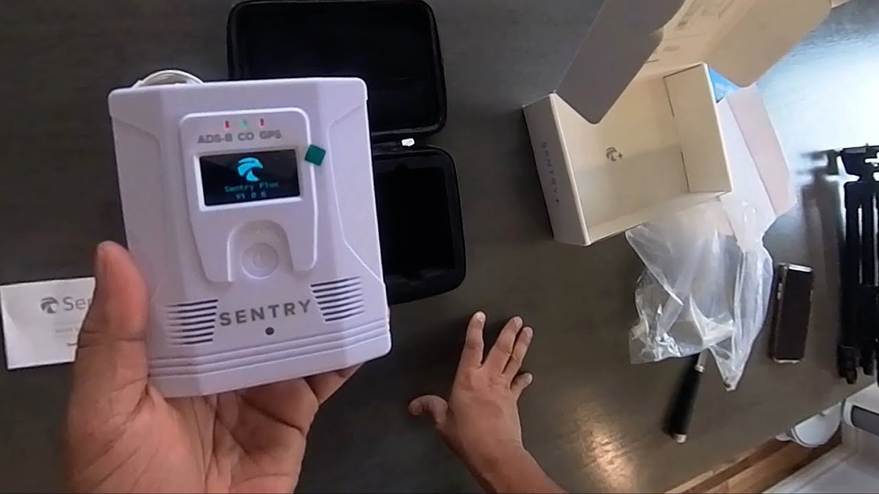 Sentry Plus Portable ADS-B Unboxing