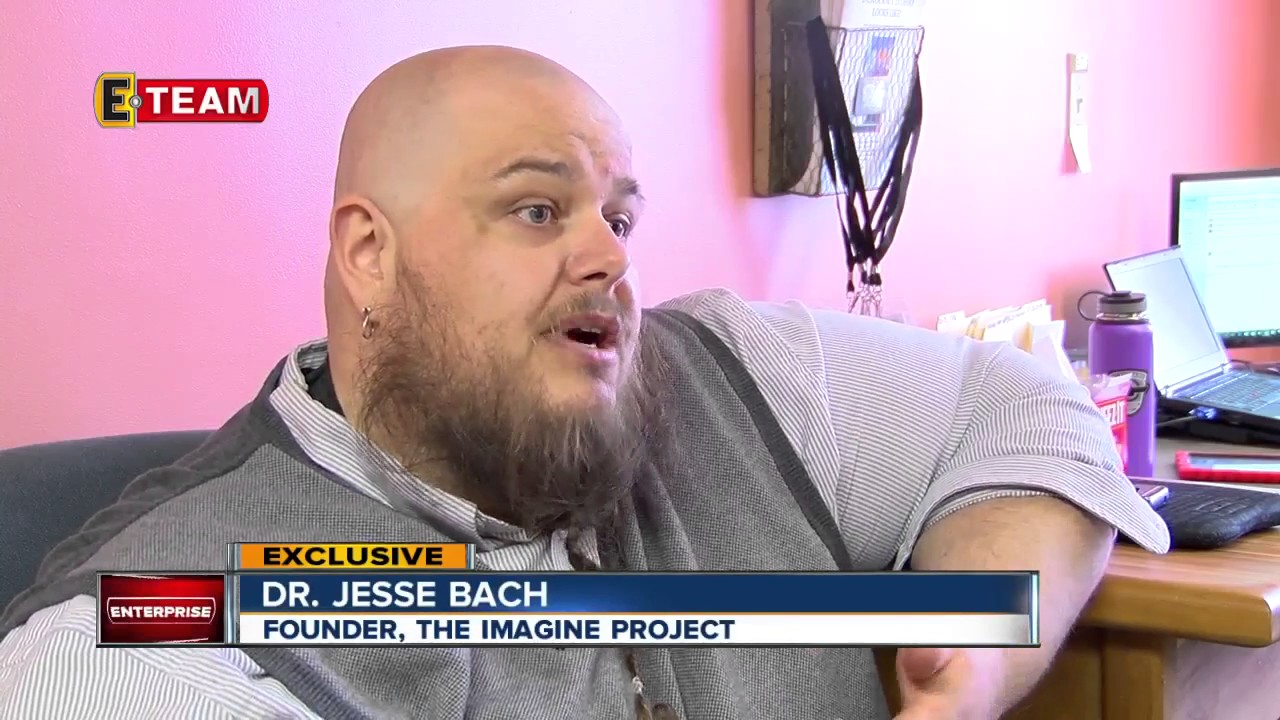 Expert warns of online child predators