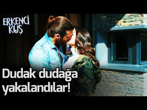 Erkenci Kuş | Dudak Dudağa Yakalandılar!