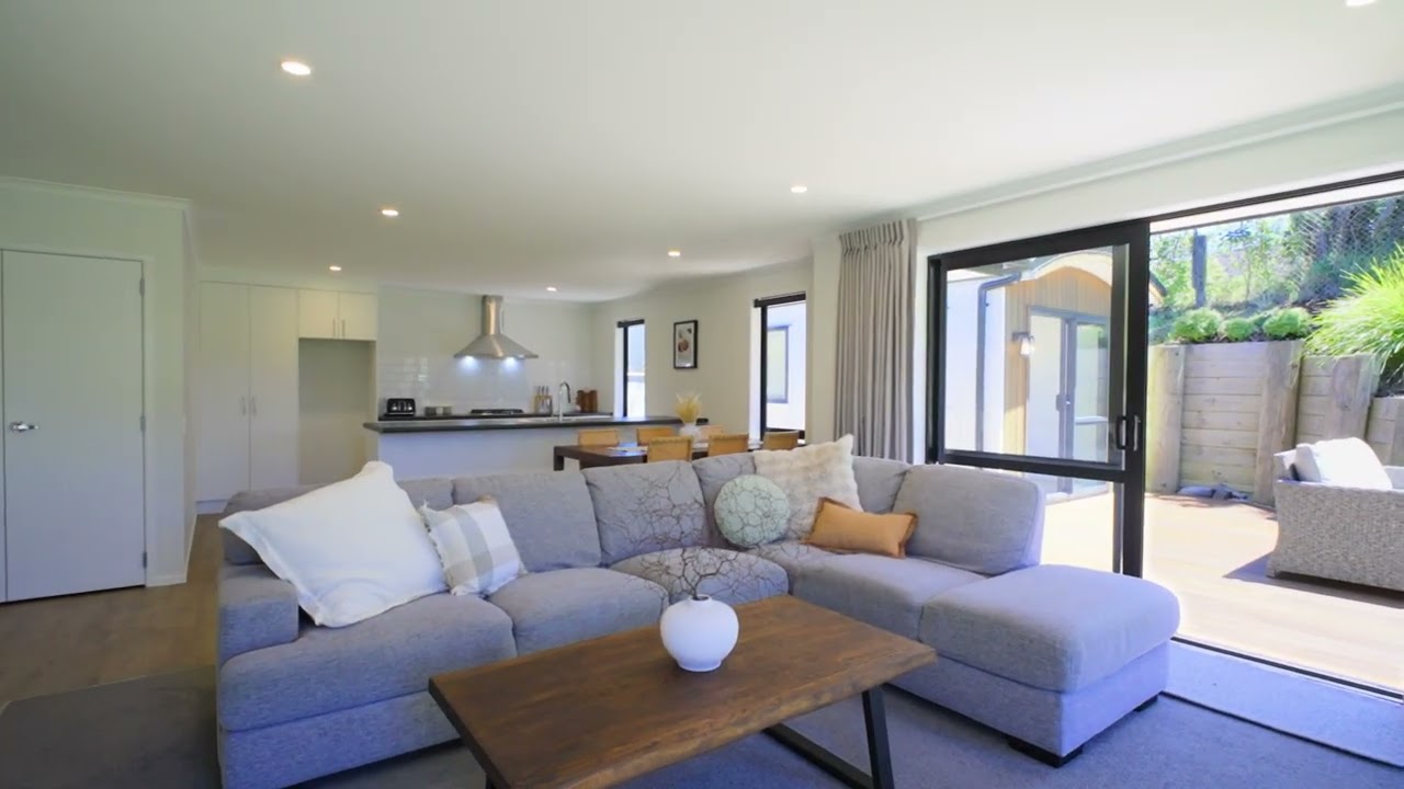 6 Martingale Drive, Whitby