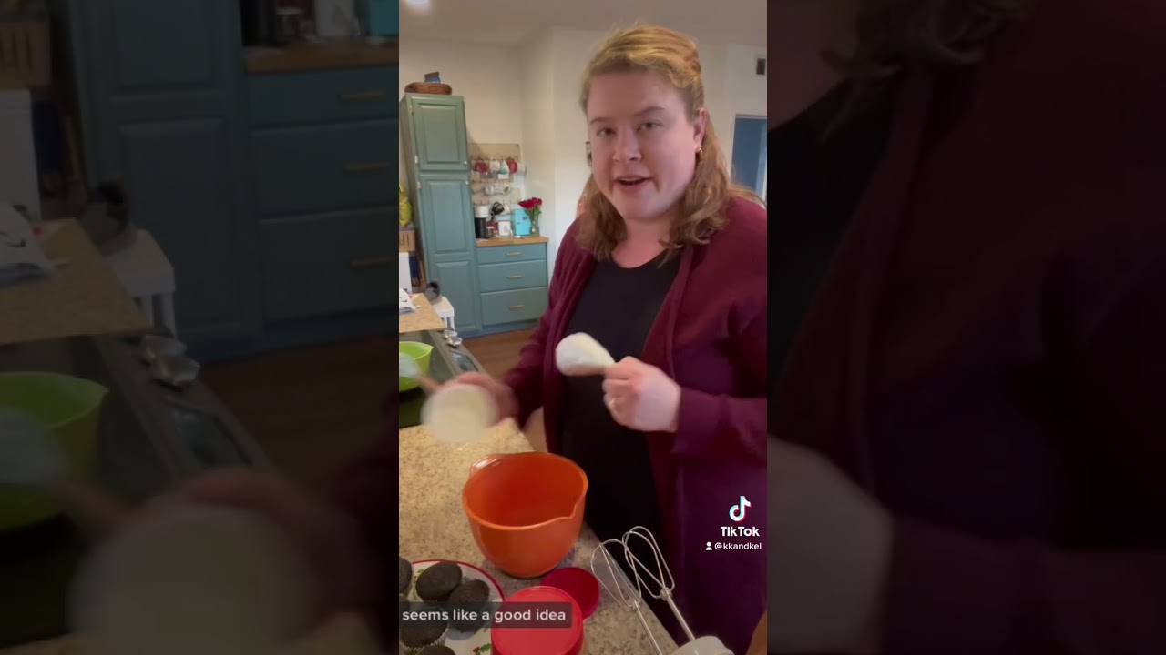 Laziness lead to this genius. Peanut butter in canned icing = winning