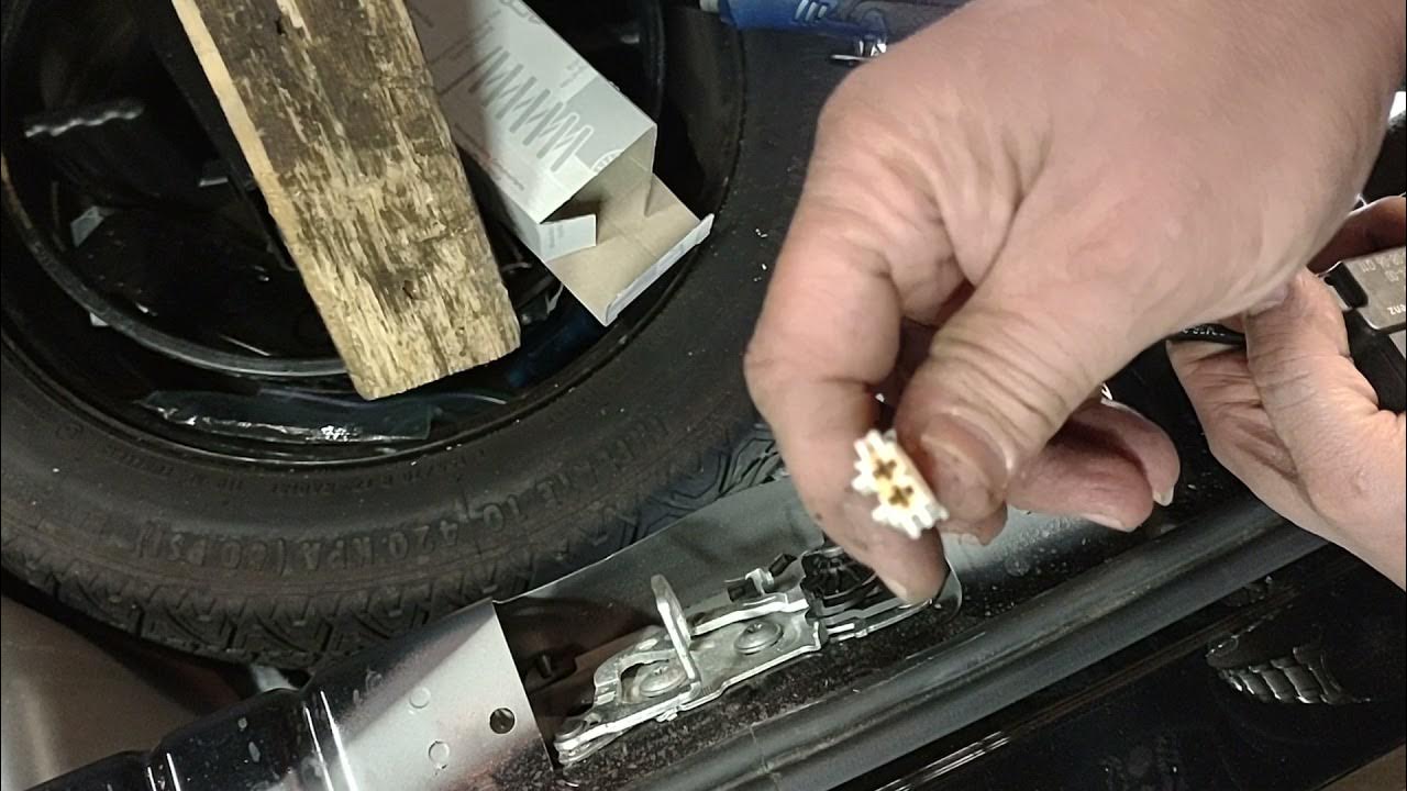Benz trunk lid not locking, Mercedes E350 trunk wont close, trunk stuck
