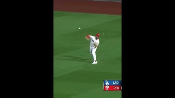 Smooth slide by Trey Turner! ⚾️