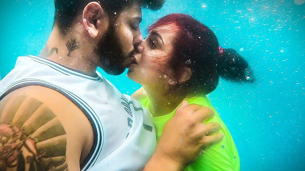 ЕСЛИ БЫ МЫ ПОЦЕЛУЕВАЛИСЬ ПОД ВОДОЙ