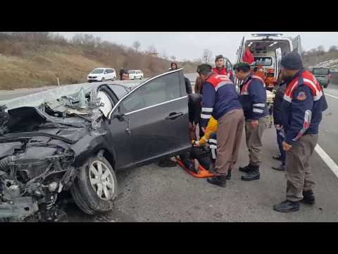 Sakarya Karasu yolu Sinanoğlu mevkiinde  trafik kazası Volvo Kazası