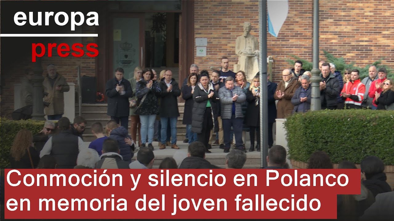 Conmoción y silencio en la concentración de Polanco (Cantabria) en memoria del joven fallecido
