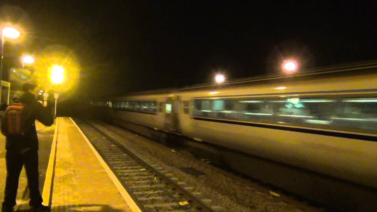 (HD) 82301 & 67012 Pass Through South Ruslip On Chiltern Loco Hauled Set