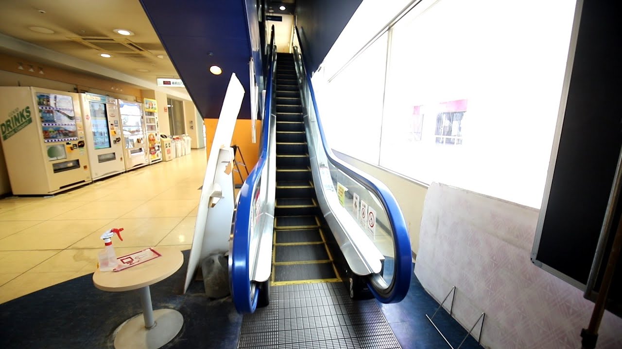 【日立製】イオンシネマ加古川　昇りエスカレーター