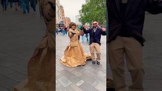 Gold Lady dancing with @al.rafaelo #michico #viral #espressolover #statue #trending