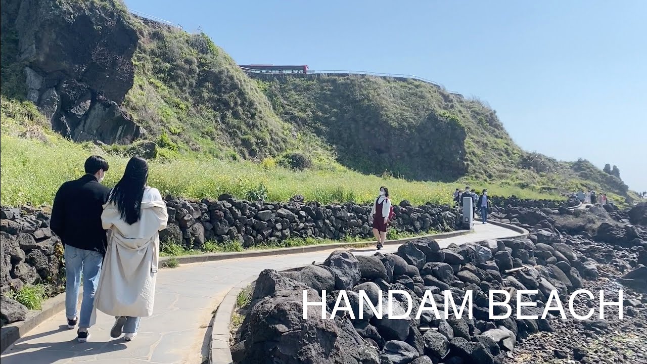 [4K] Taking a walk at Handam beach 제주도의 아름다운 한담해변 같이 걸어 보아요.