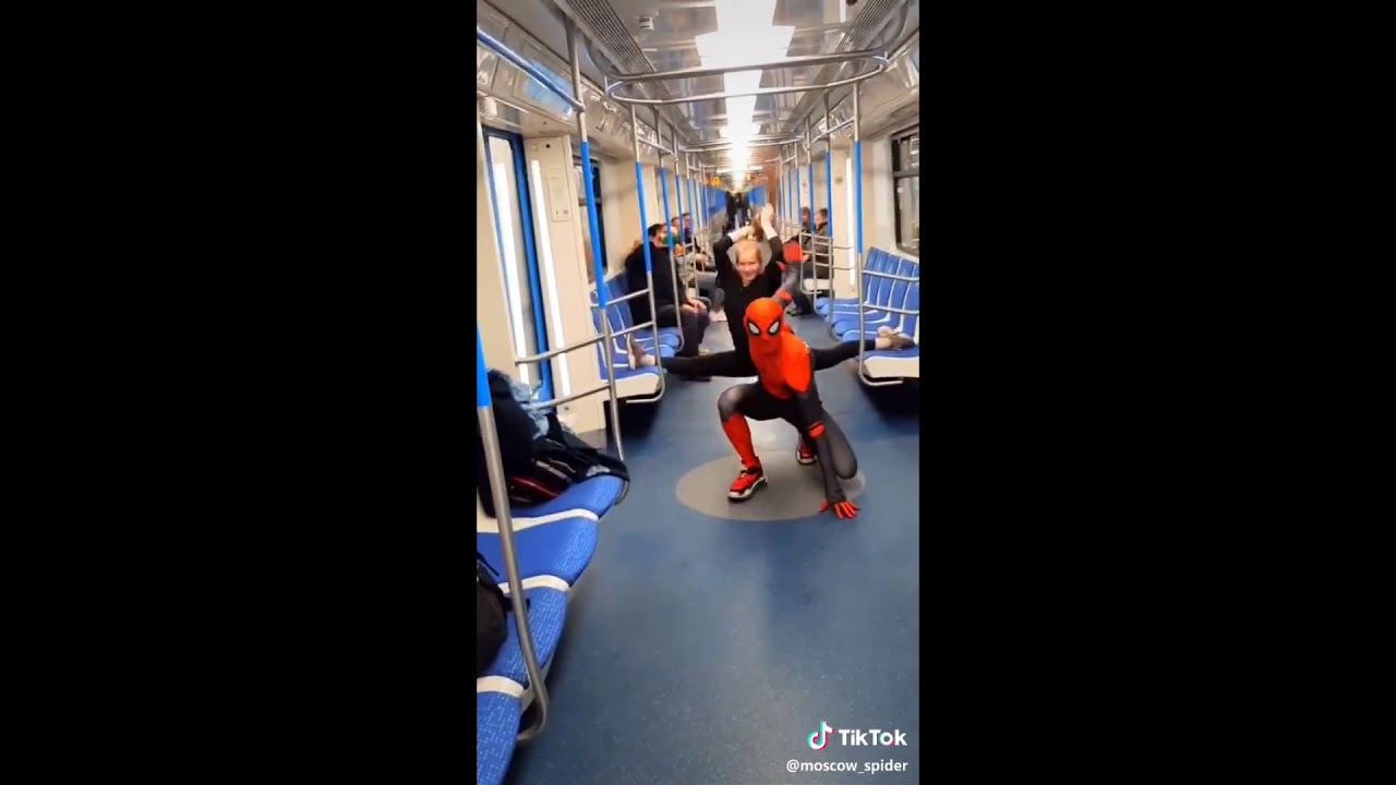 Тренды танцевать. Демьян заико танцы на тнт выступление. Демьян заико танцы на тнт. Танцы из тик тока. Песня девочка танцы танцы тик.