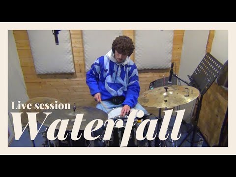 Equinox - Waterfall (Live session)