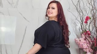 Nicole Modas Plus Size is a rising plus-size stylish curvy fashion influencer 