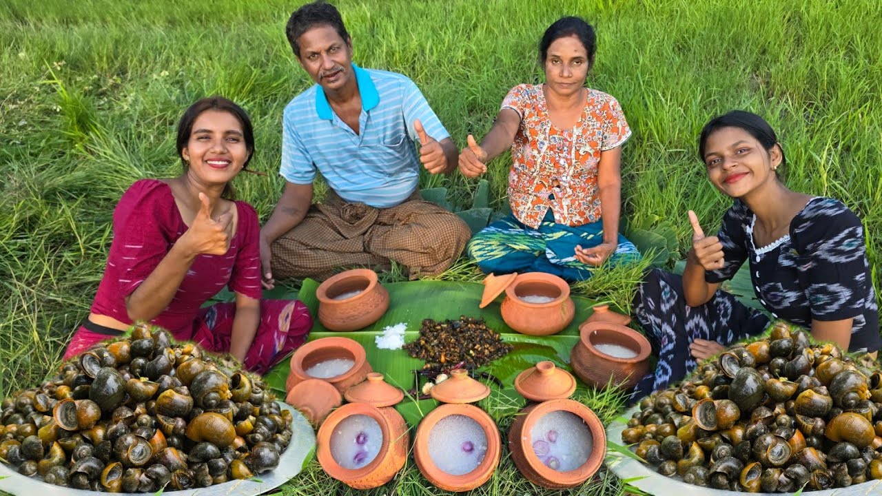 Snails fried / In the village ရဲ့လယ်ခရုမဆလာကြော်😋