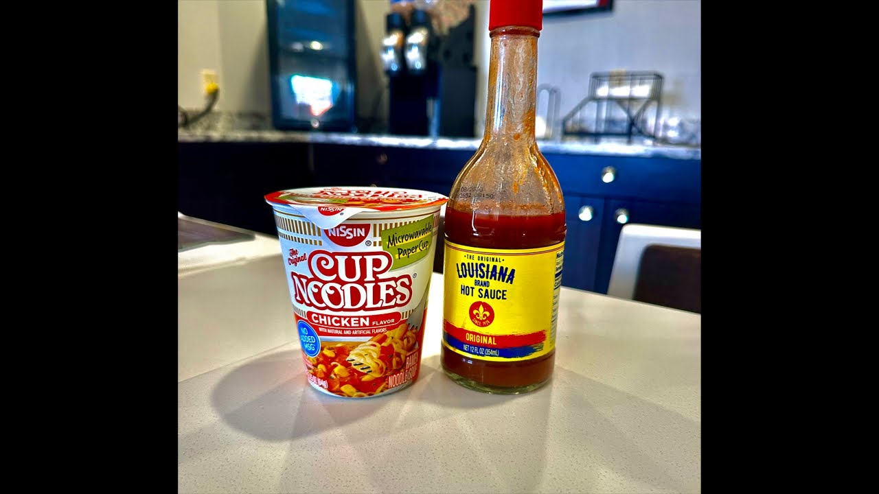 Hot Cup of Ramen On a Cold Day 🍜 & Louisiana Hot Sauce 🌶️ Mukbang 🫑