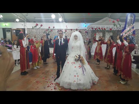 Kırmızı Güller Eşliğinde Gelin Damat Girişi Ve Karşılanması - Adana İlahi Semazen Grubu Tanıtım