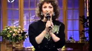 Download Lagu Jomanda zingt Song of Light bij Tineke de Nooij MP3