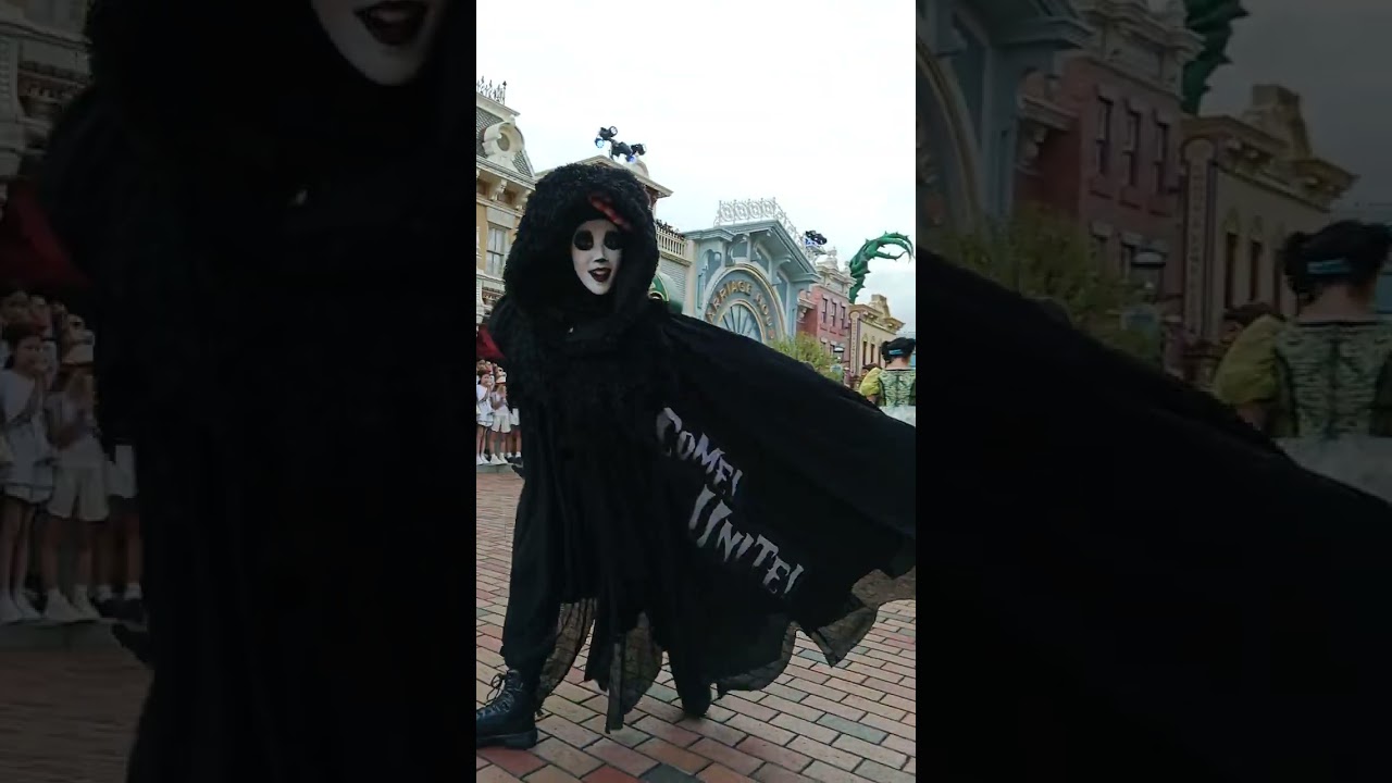 #holloween show @ Hongkong Disneyland 