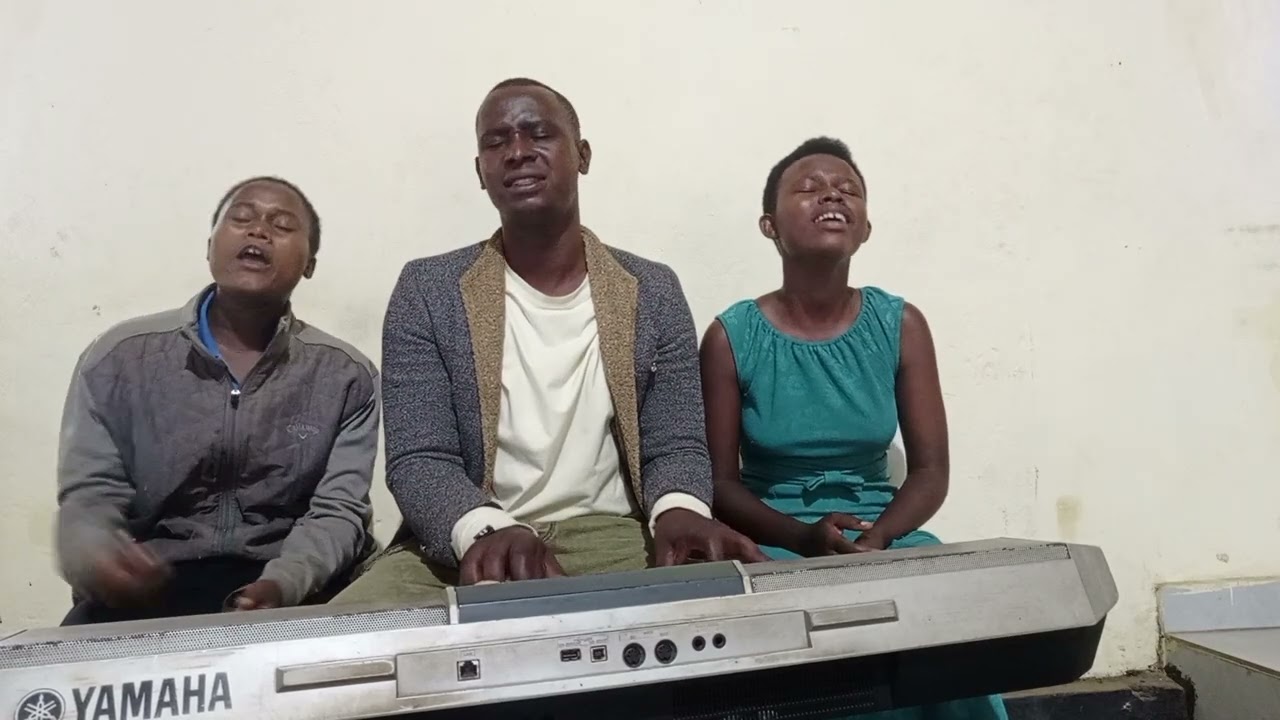 Muze turamye imana tubohoke imitima amen 