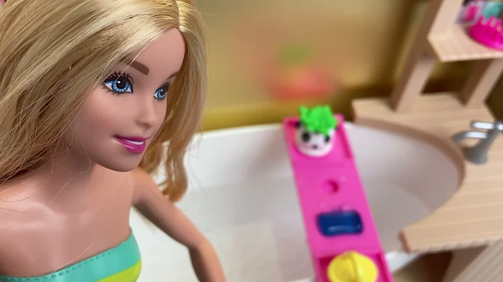 Barbie has some fizzy bath time fun. Barbie doll/Bath set toy video for kids
