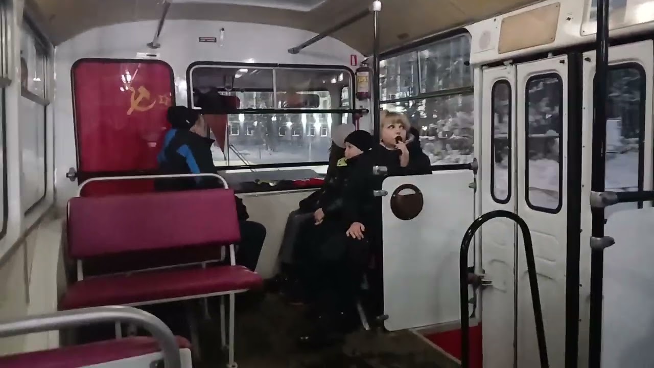 Променад по вечерней Ухте на ретро автобусе ЛиАЗ 677 , ч.3