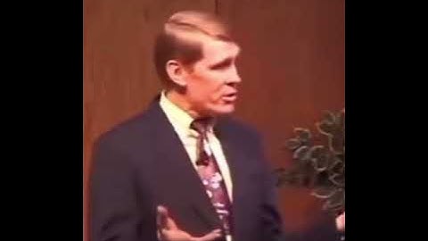 Kent Hovind DISMANTLES Evolution in 4 minutes!