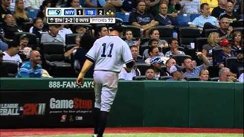 2011/09/27 Gardner scores on double play