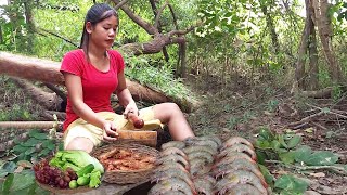 Survival Skill by Cooking Shrimp on rock and eating with fresh vegetable in the forest