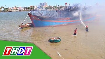Cháy tàu cá trên sông Nhật Lệ, thiệt hại khoảng 2 tỷ đồng | THDT